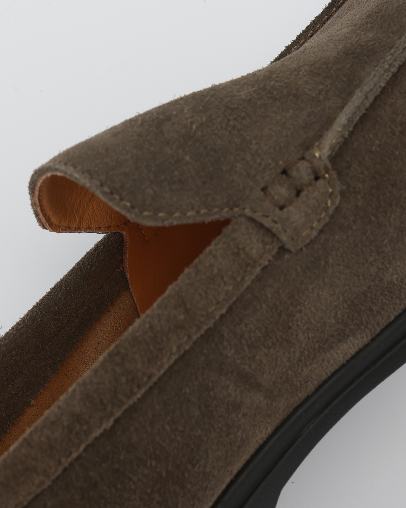 Oliver™ | Ruskindsloafers med sort sål
