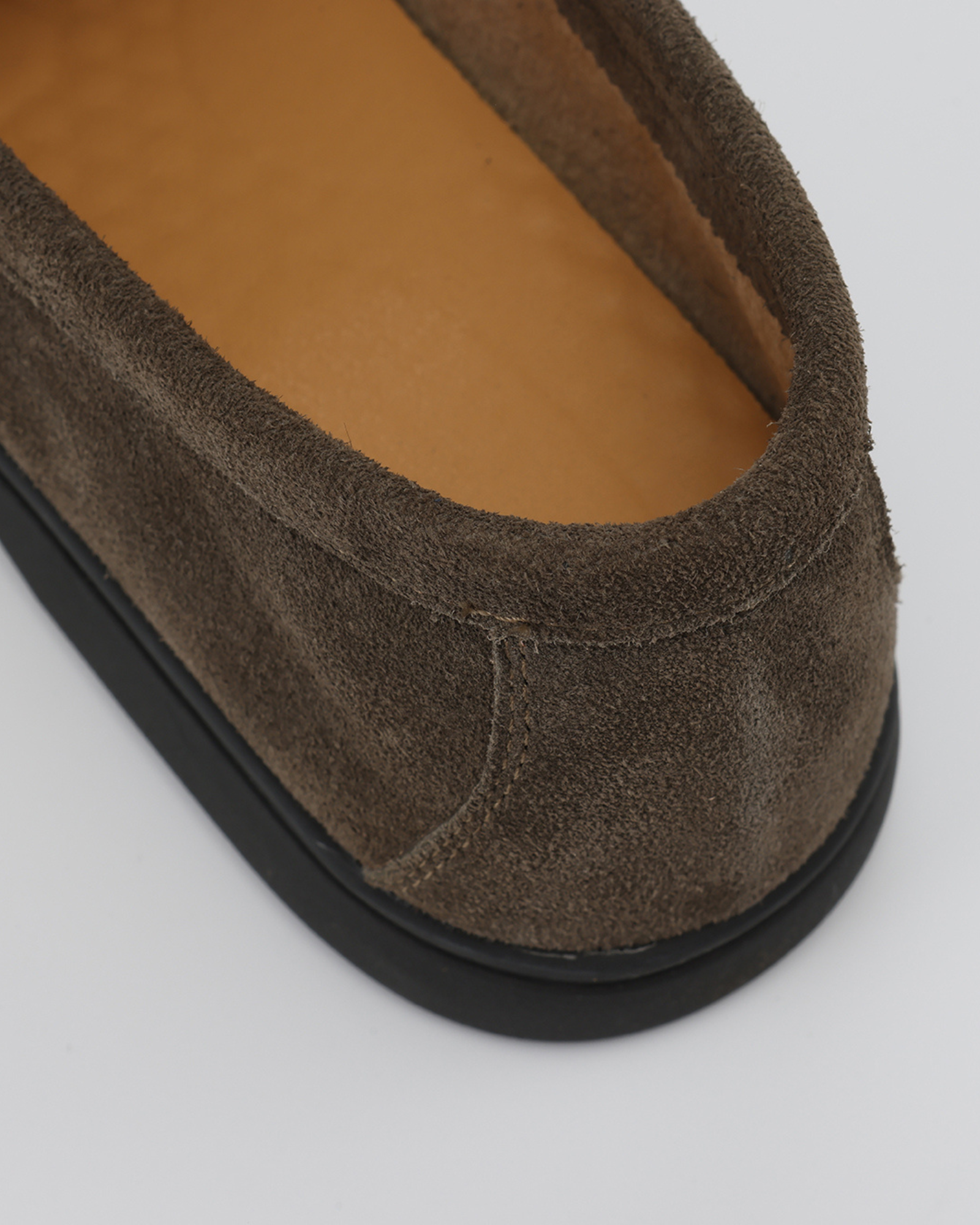 Oliver™ | Ruskindsloafers med sort sål