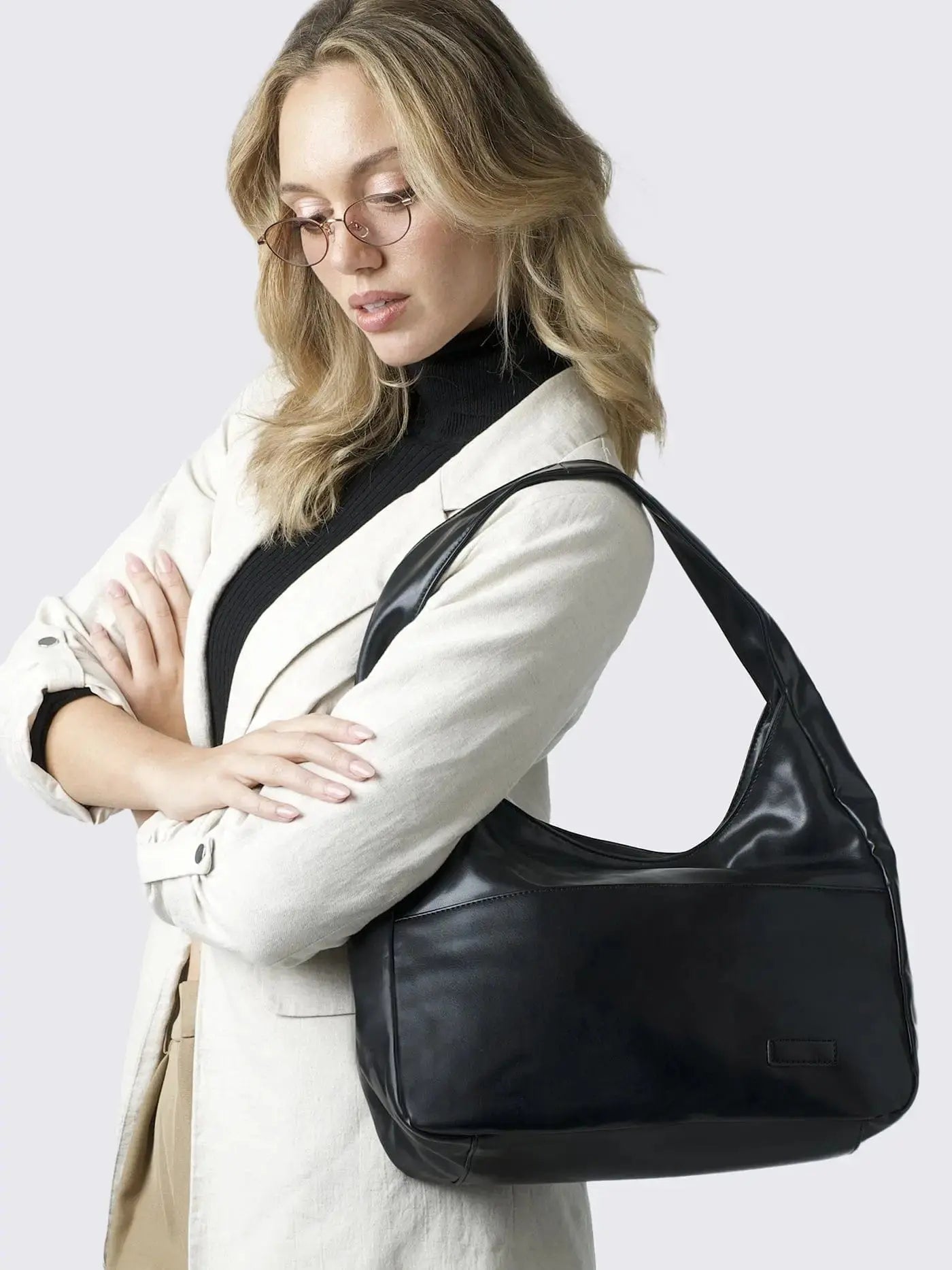Alva™ | Skuldertaske med rummelig struktur og tidløs form
