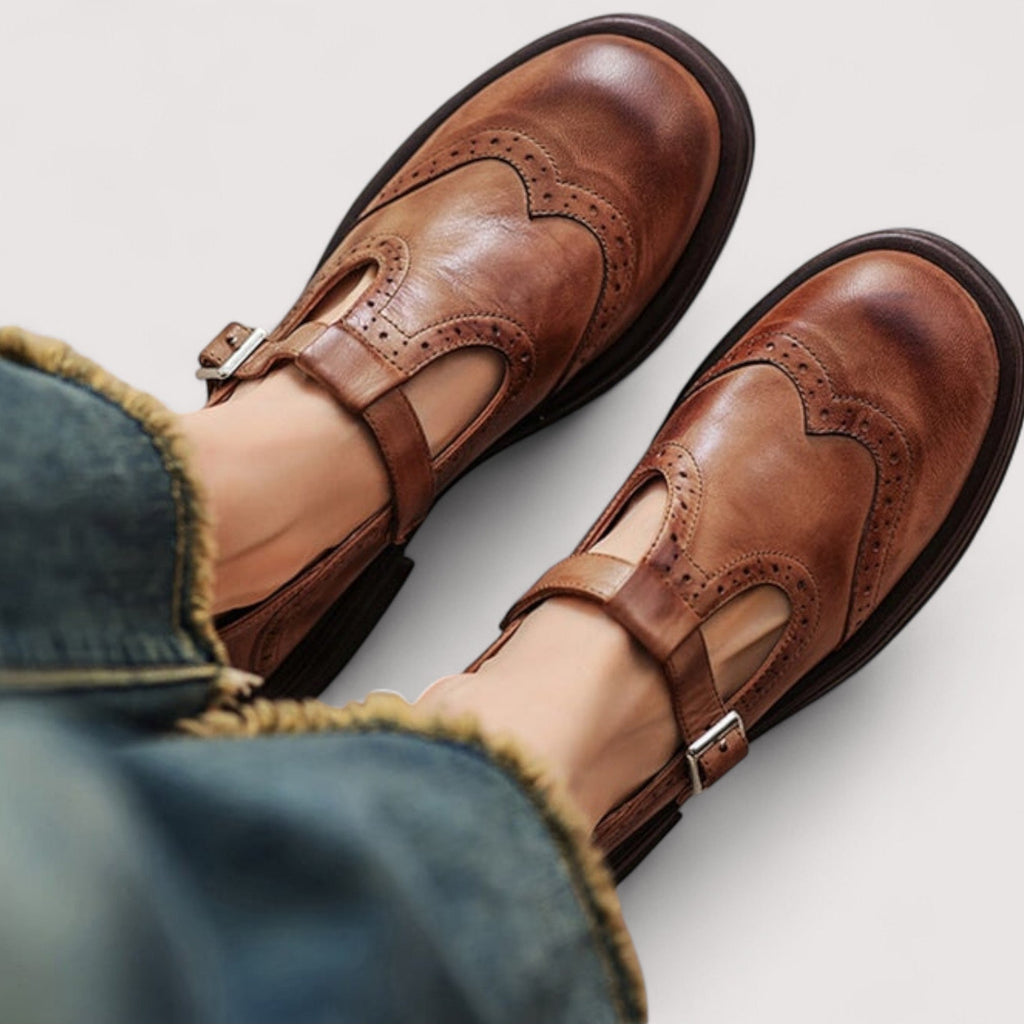 Ida™ | Lædersko med rem og klassisk brogue-detalje