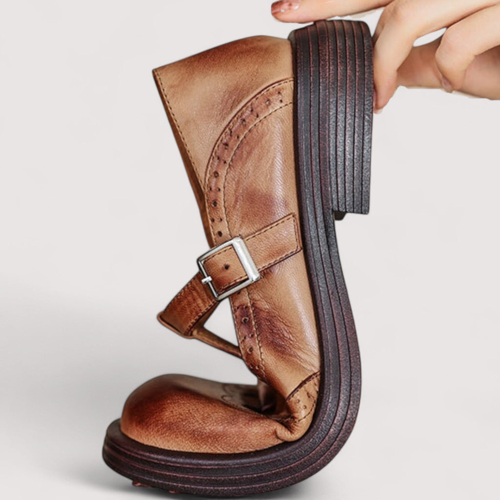 Ida™ | Lædersko med rem og klassisk brogue-detalje
